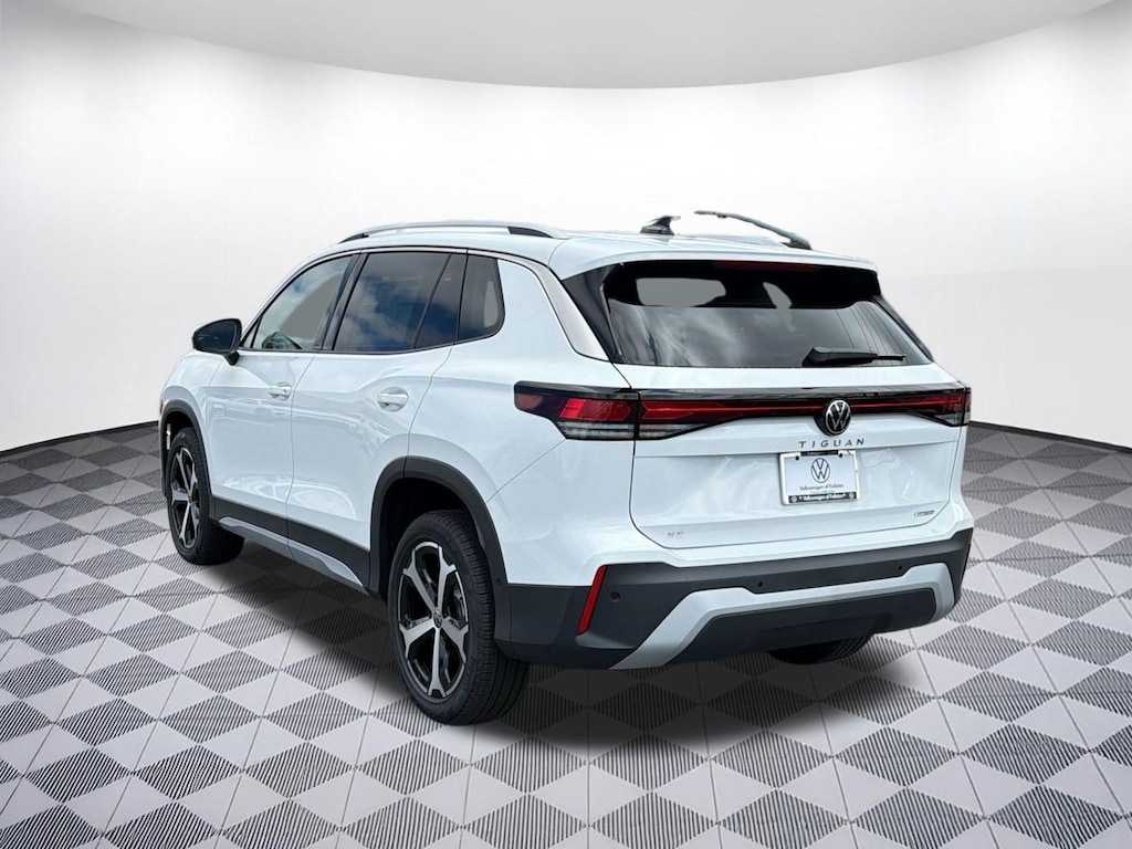 New 2026 Volkswagen Tiguan SE SUV