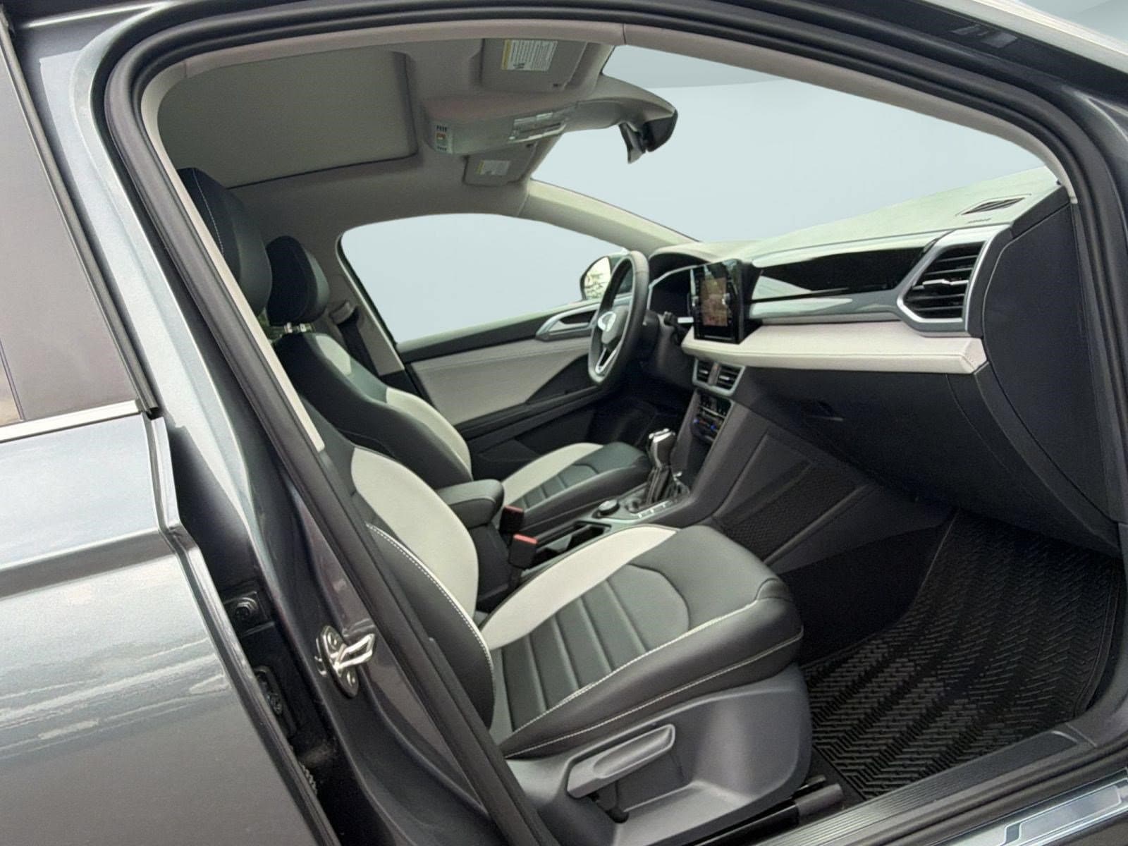 2026 Volkswagen Taos SEL - Photo 24