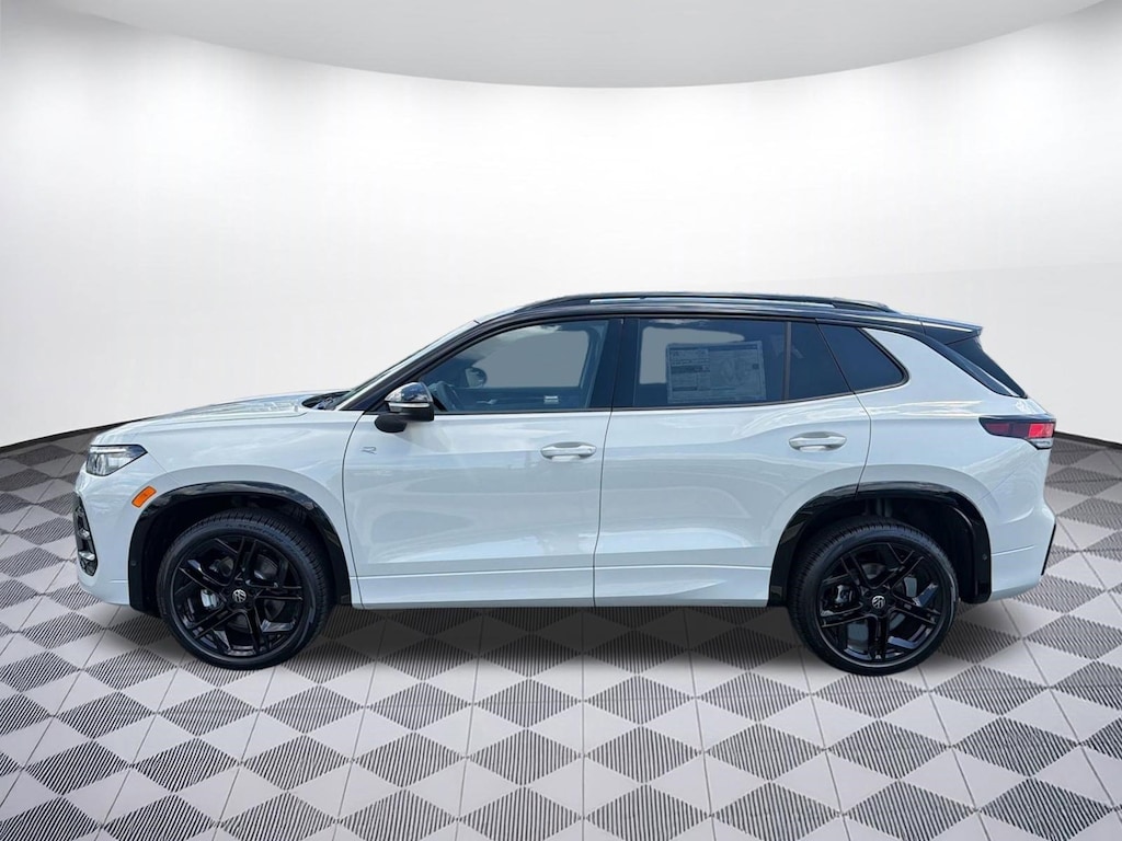 New 2026 Volkswagen Tiguan SE R-Line Black SUV