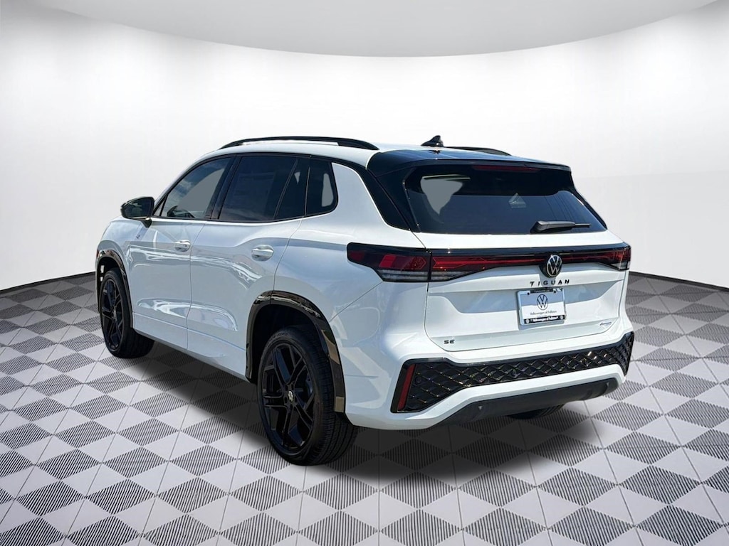 New 2026 Volkswagen Tiguan SE R-Line Black SUV