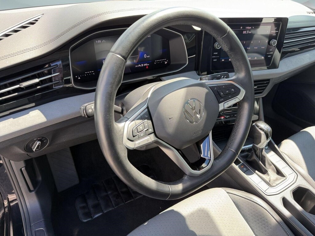 Certified 2025 Volkswagen Jetta SE SE Auto
