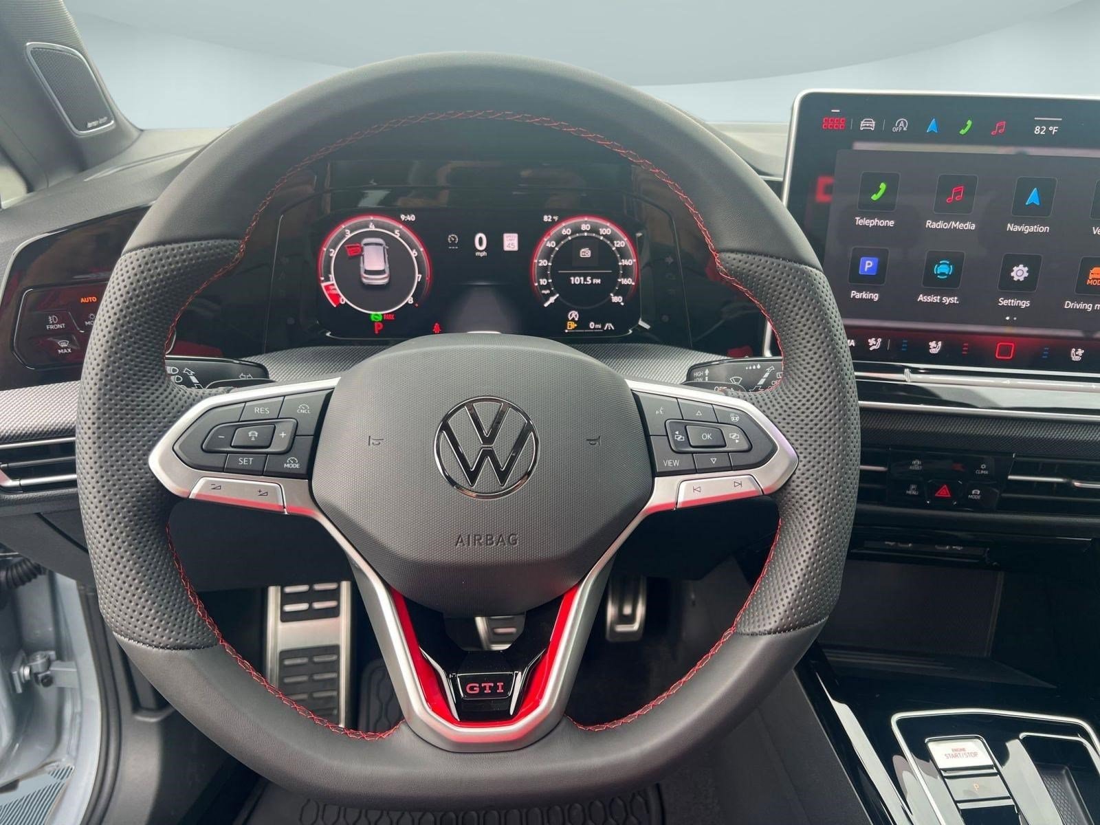 2025 Volkswagen Golf GTI SE - Photo 14