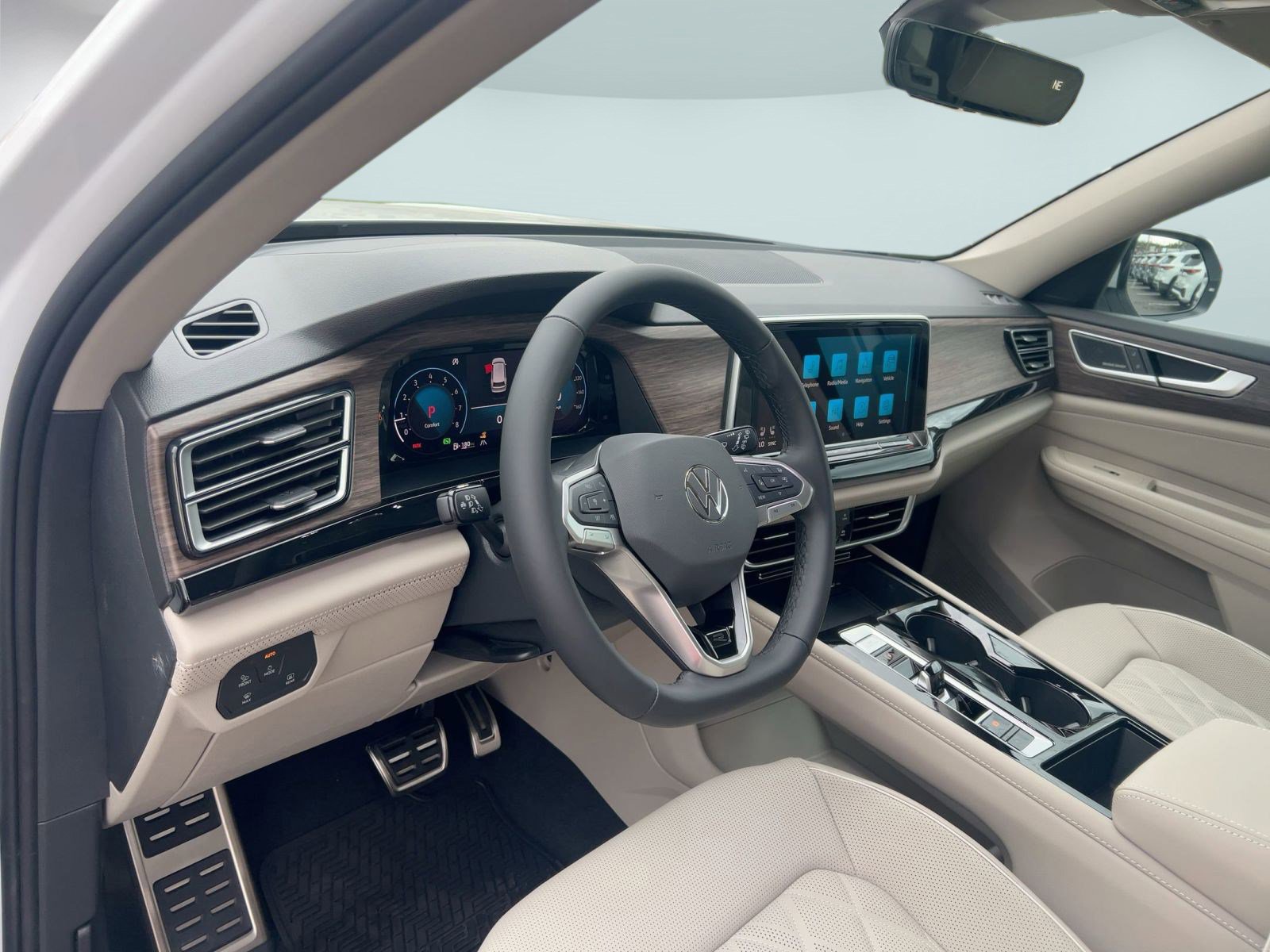 2026 Volkswagen Atlas SEL Premium R-Line - Photo 4