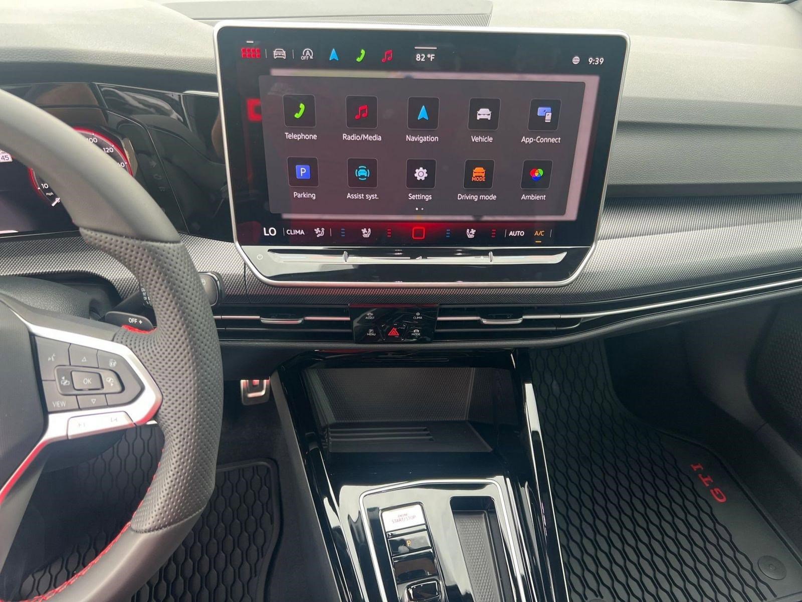 2025 Volkswagen Golf GTI SE - Photo 21