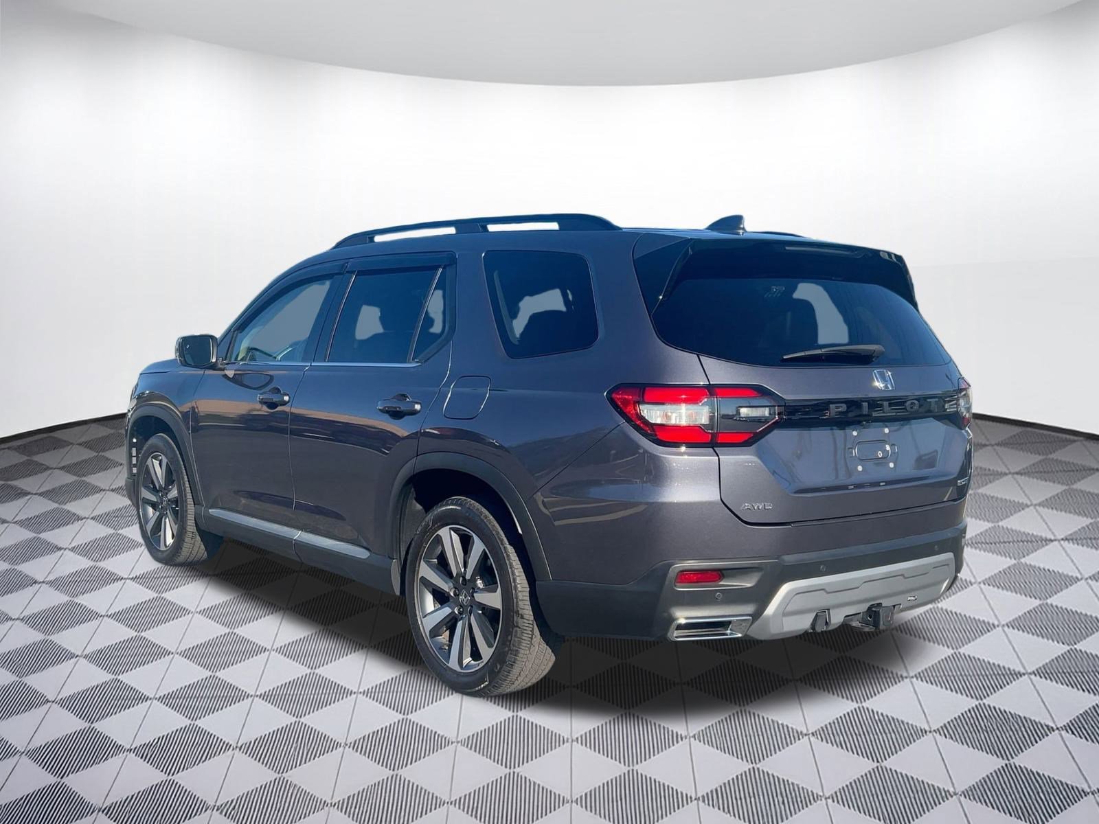 2024 Honda Pilot Touring photo 2