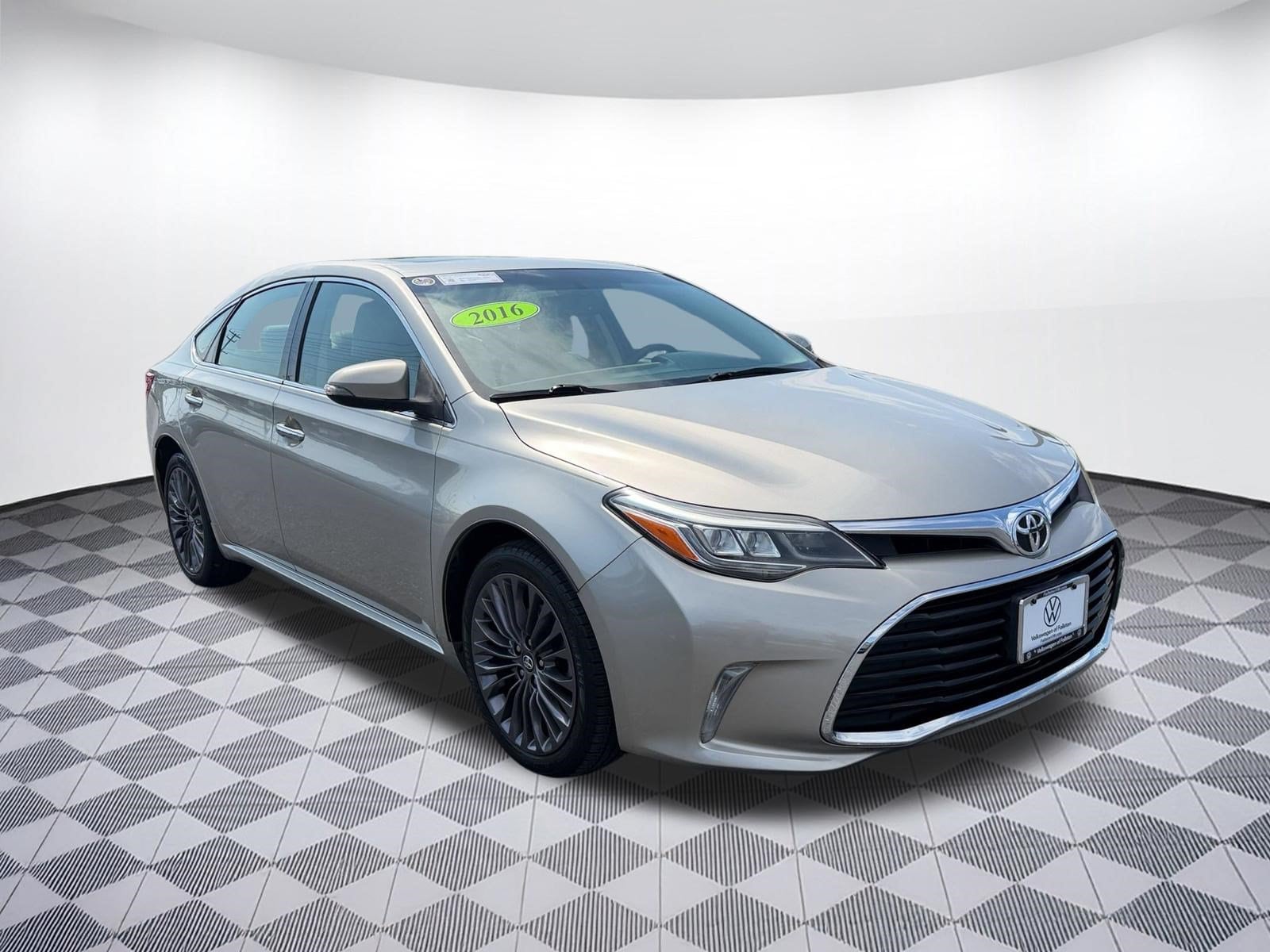2016 Toyota Avalon Limited Sedan