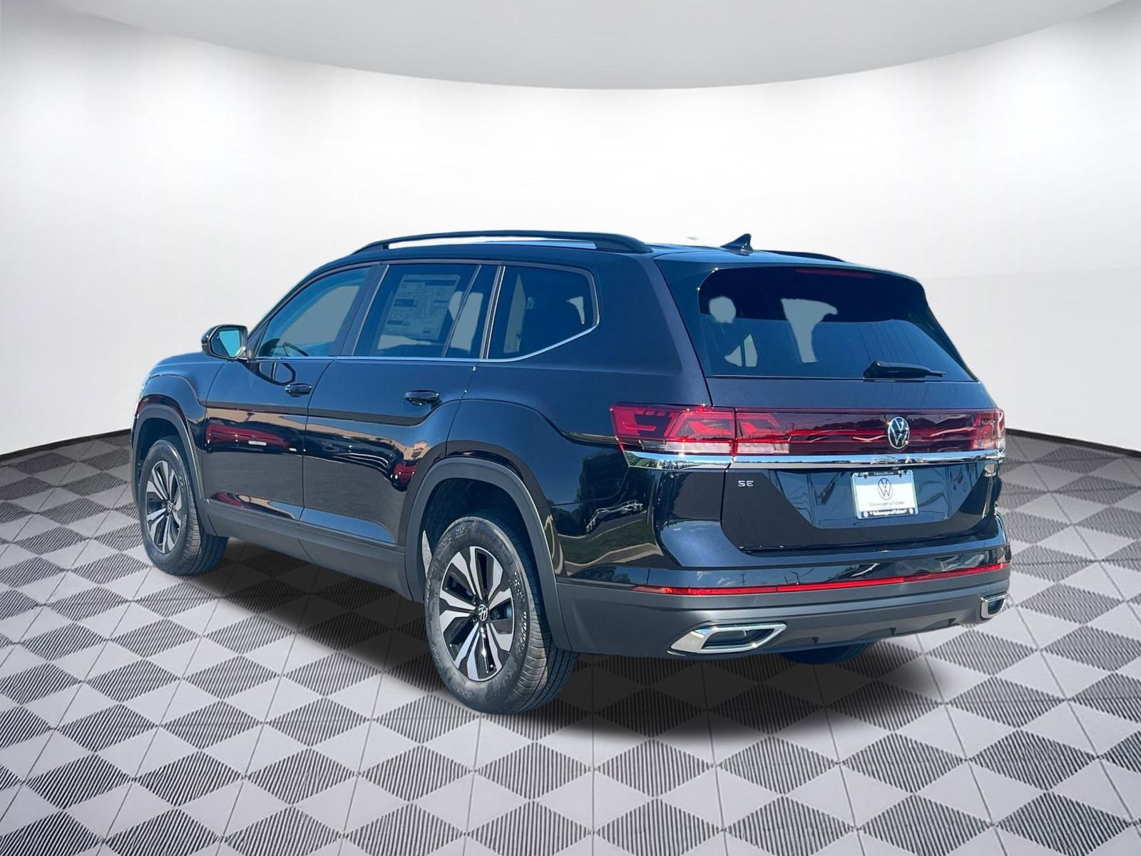 2026 Volkswagen Atlas SE Technology photo 2