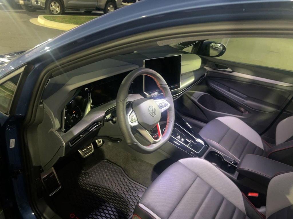 New 2026 Volkswagen Golf GTI SE 2.0T SE DSG