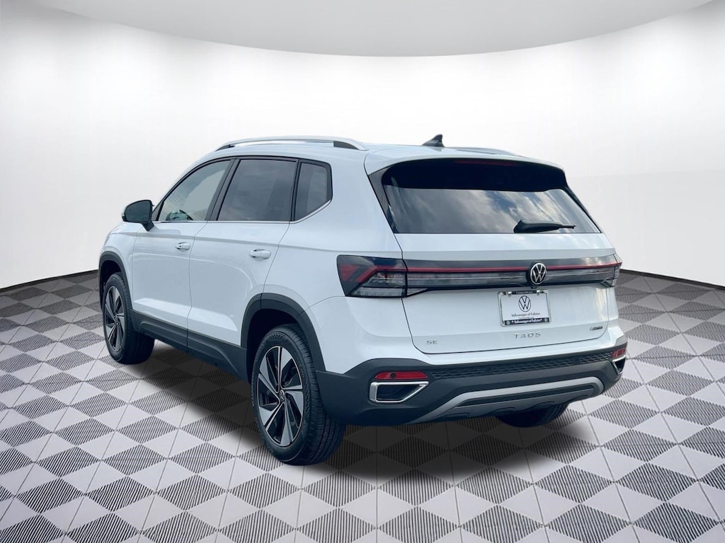 New 2026 Volkswagen Taos SE SUV