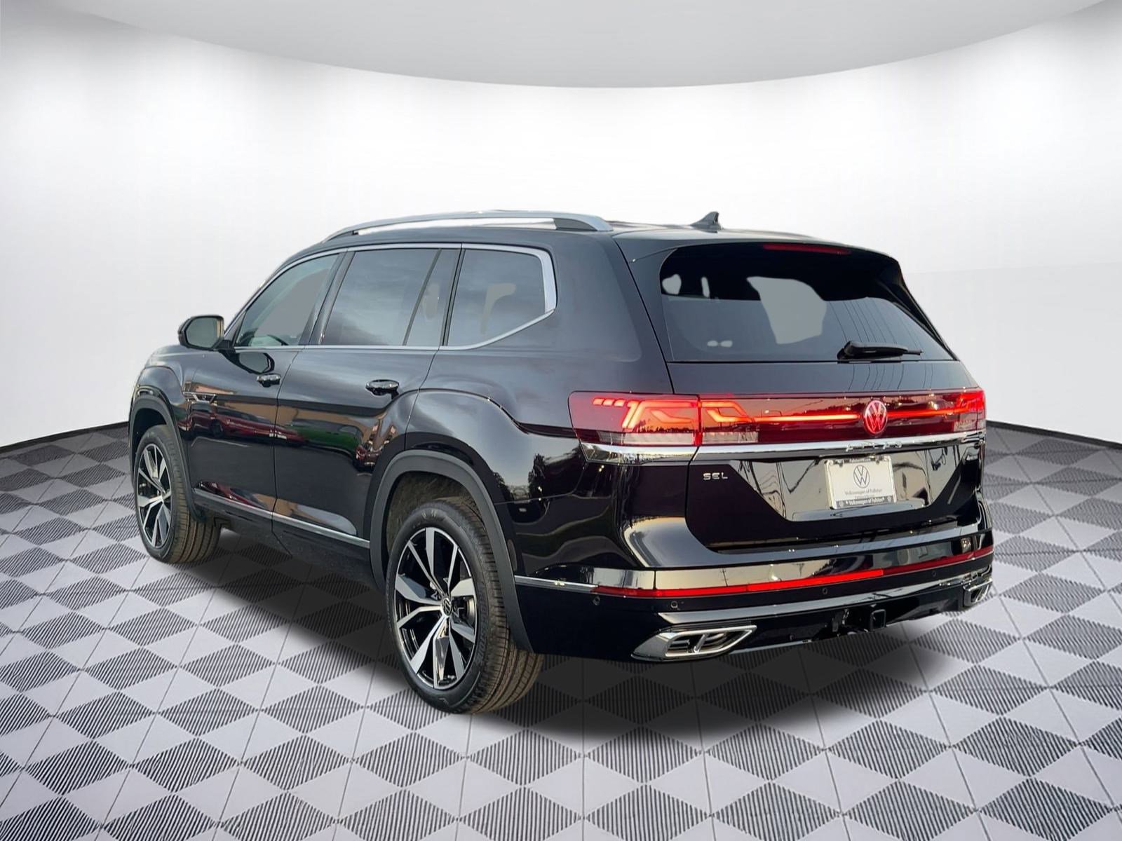 2026 Volkswagen Atlas SEL Premium R-Line photo 2