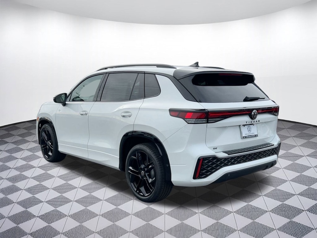 New 2026 Volkswagen Tiguan SE R-Line Black SUV