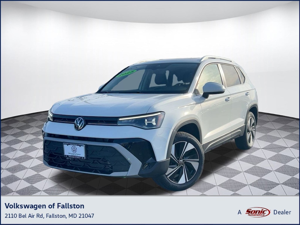 Used 2025 Volkswagen Taos SE SE 4MOTION