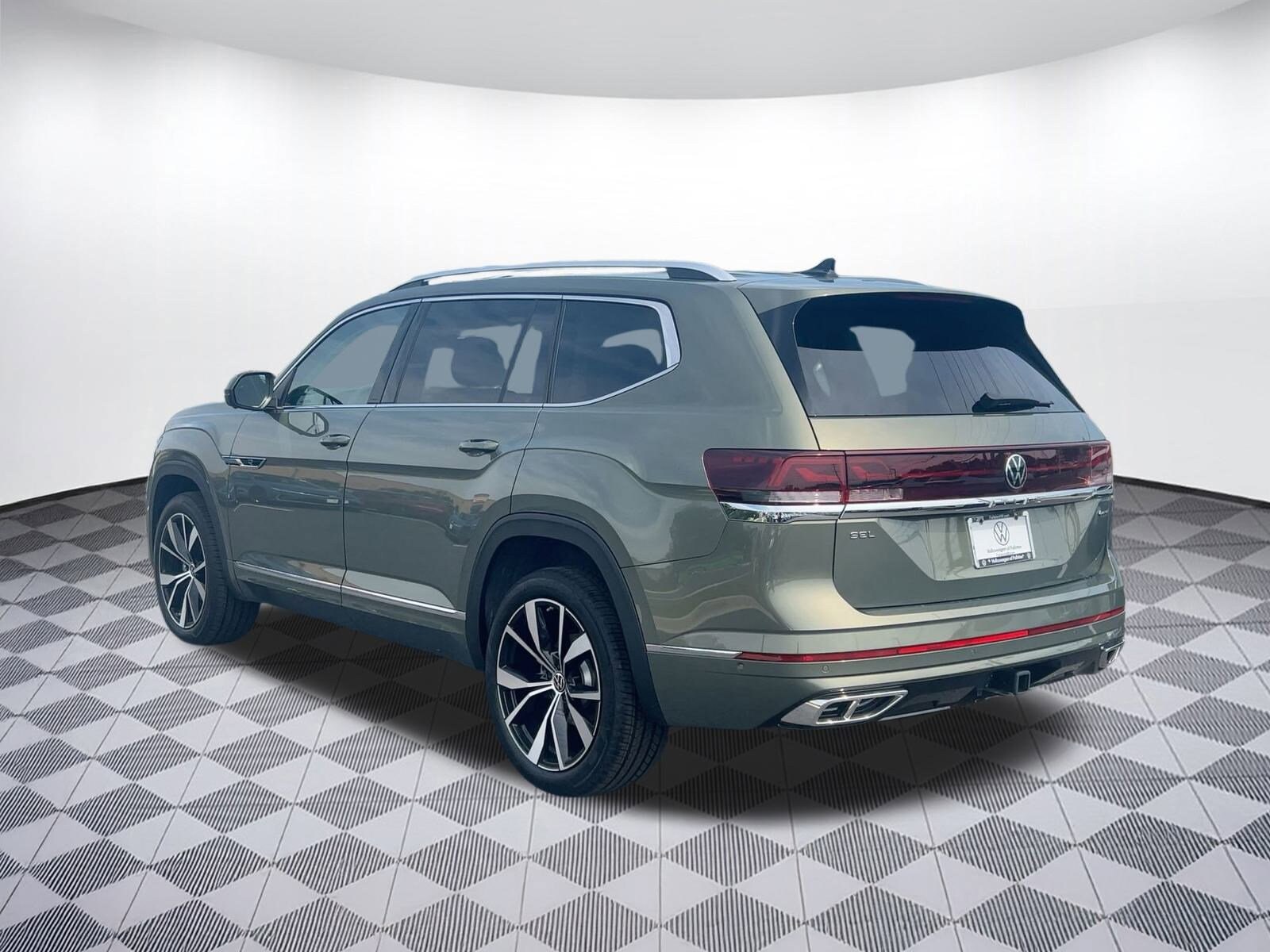 2025 Volkswagen Atlas SEL Premium R-Line photo 2