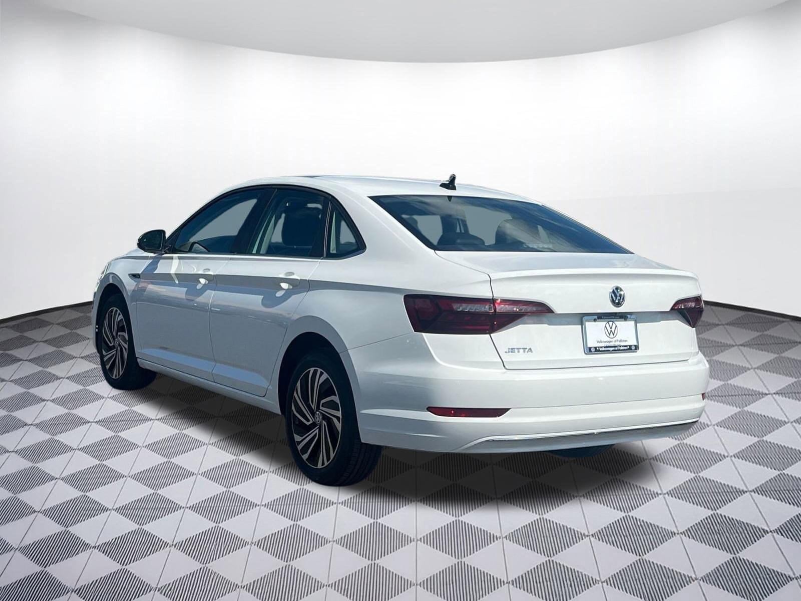 2021 Volkswagen Jetta SEL photo 2