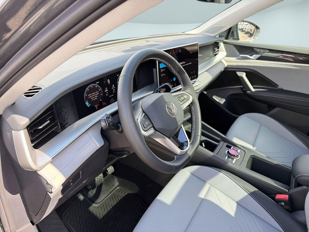 New 2026 Volkswagen Tiguan SE SUV