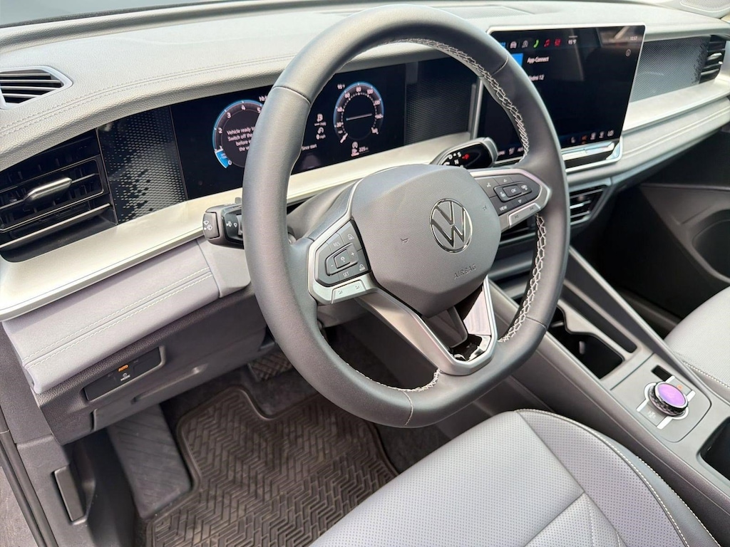 New 2026 Volkswagen Tiguan SE SUV