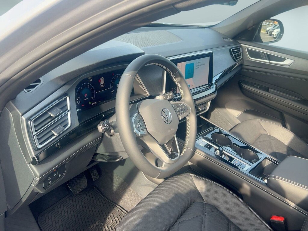 New 2026 Volkswagen Atlas Cross Sport 2.0T SE w/Technology SUV