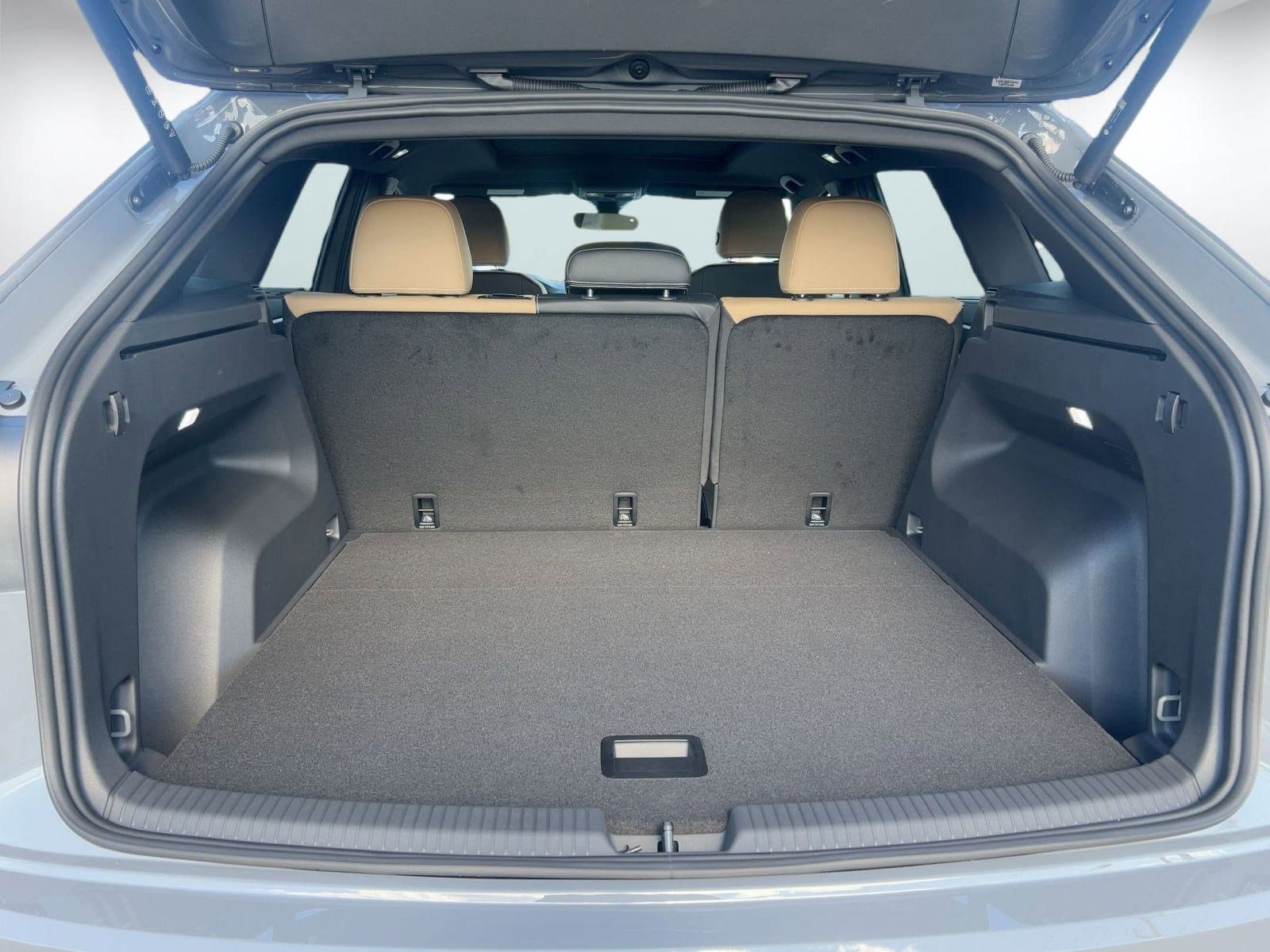2026 Volkswagen Atlas Cross Sport SE w/Tech - Photo 28