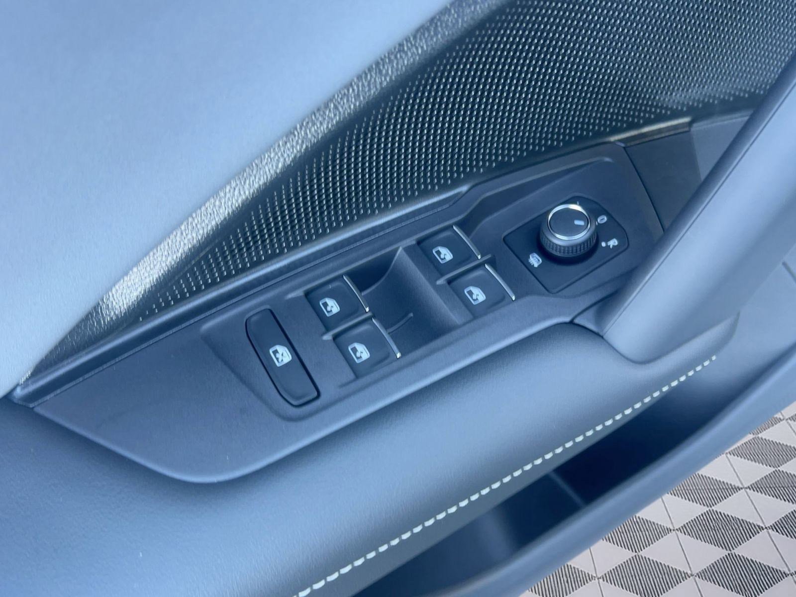 2026 Volkswagen Tiguan SE - Photo 22