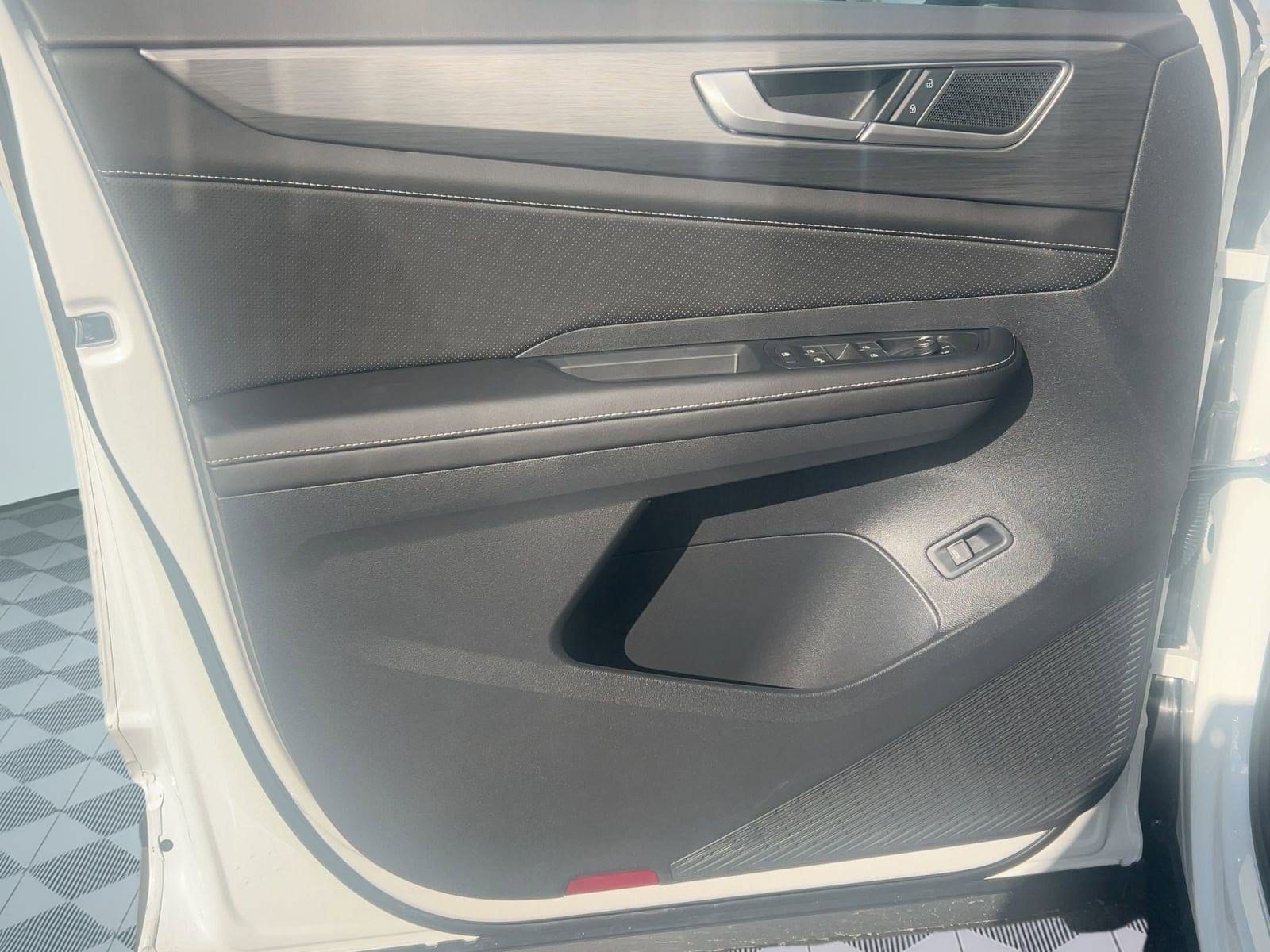 2026 Volkswagen Atlas Cross Sport SE w/Tech - Photo 11