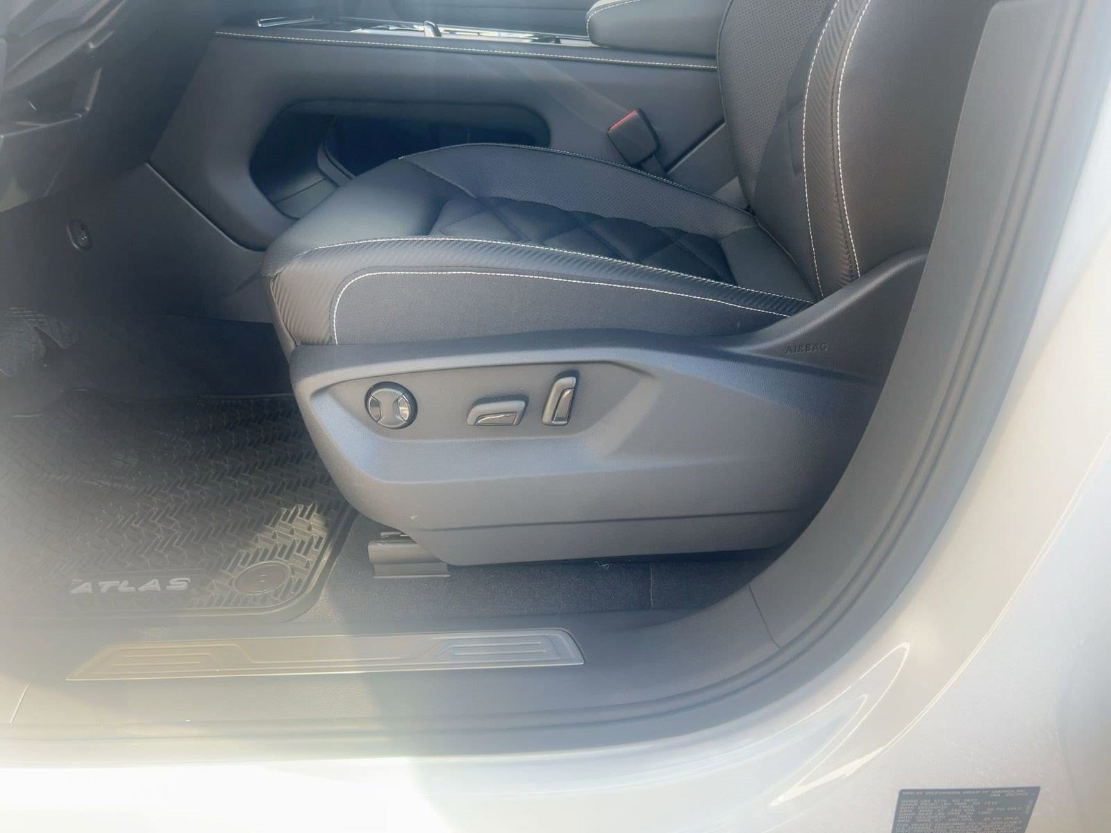 2026 Volkswagen Atlas Cross Sport SE w/Tech - Photo 12