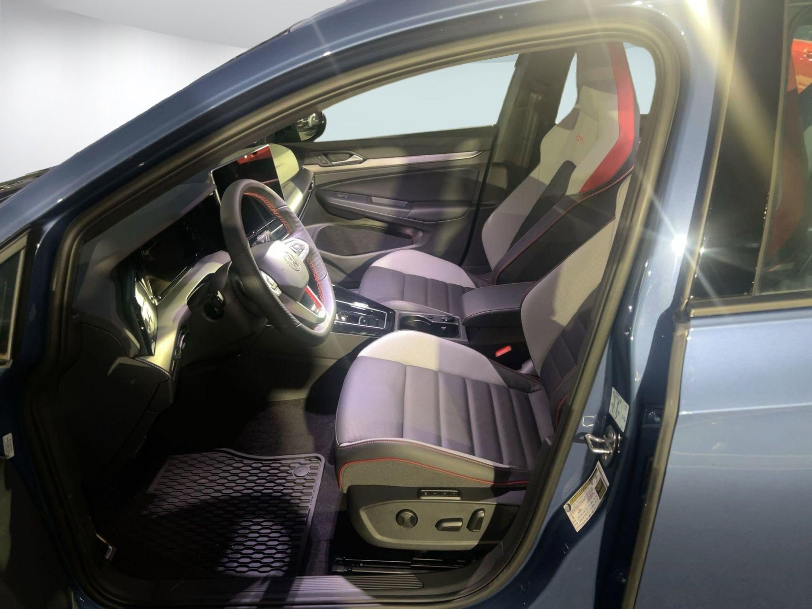 2026 Volkswagen Golf GTI SE - Photo 5