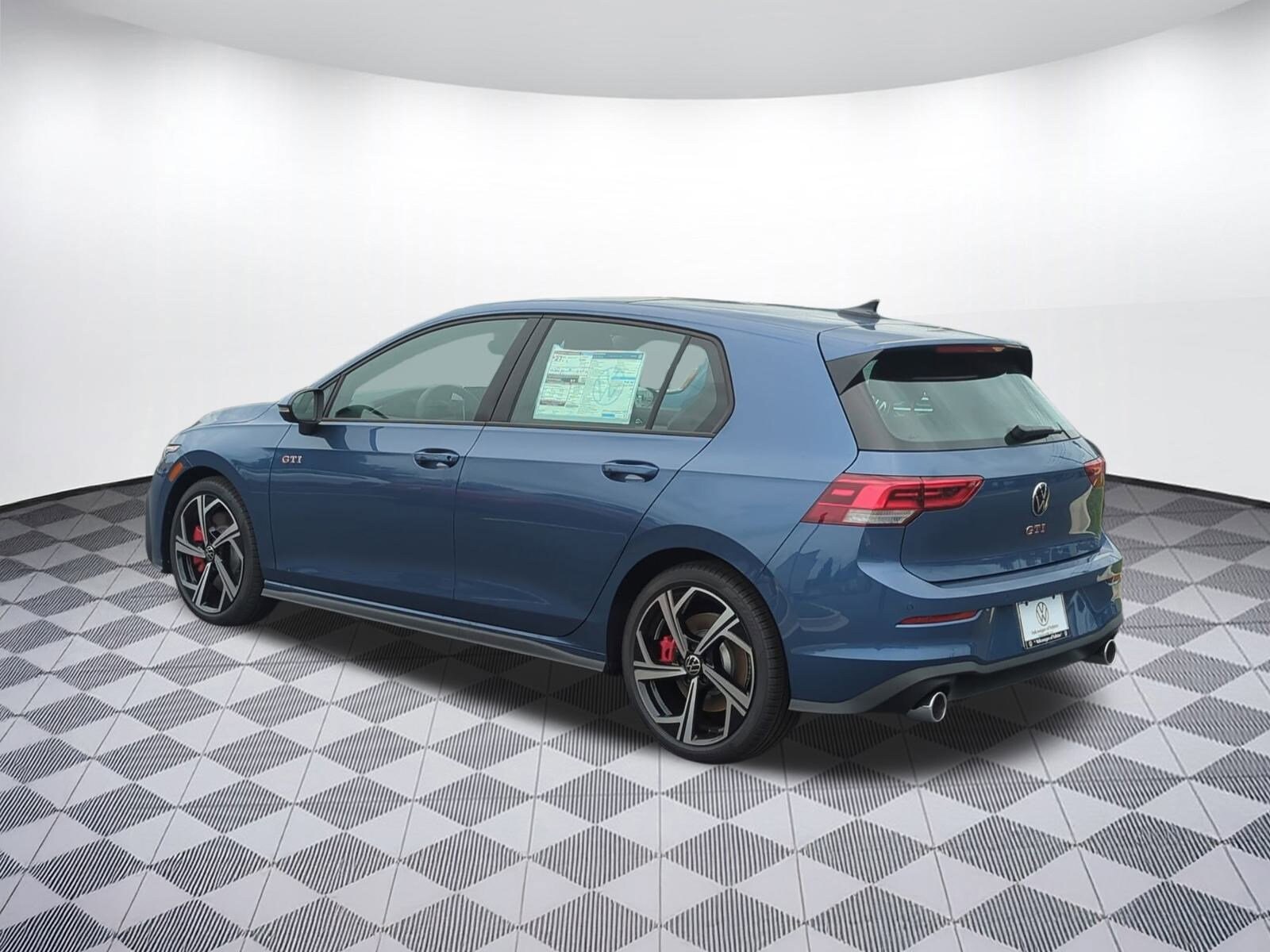 2025 Volkswagen Golf GTI SE photo 2