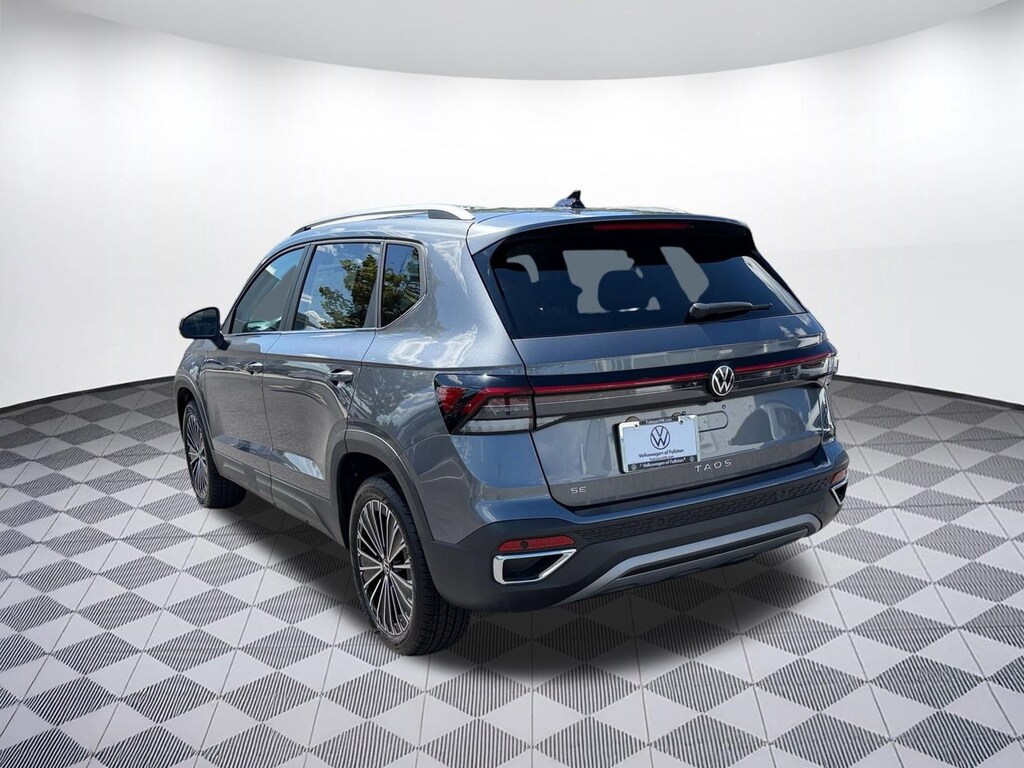 New 2026 Volkswagen Taos SE SUV