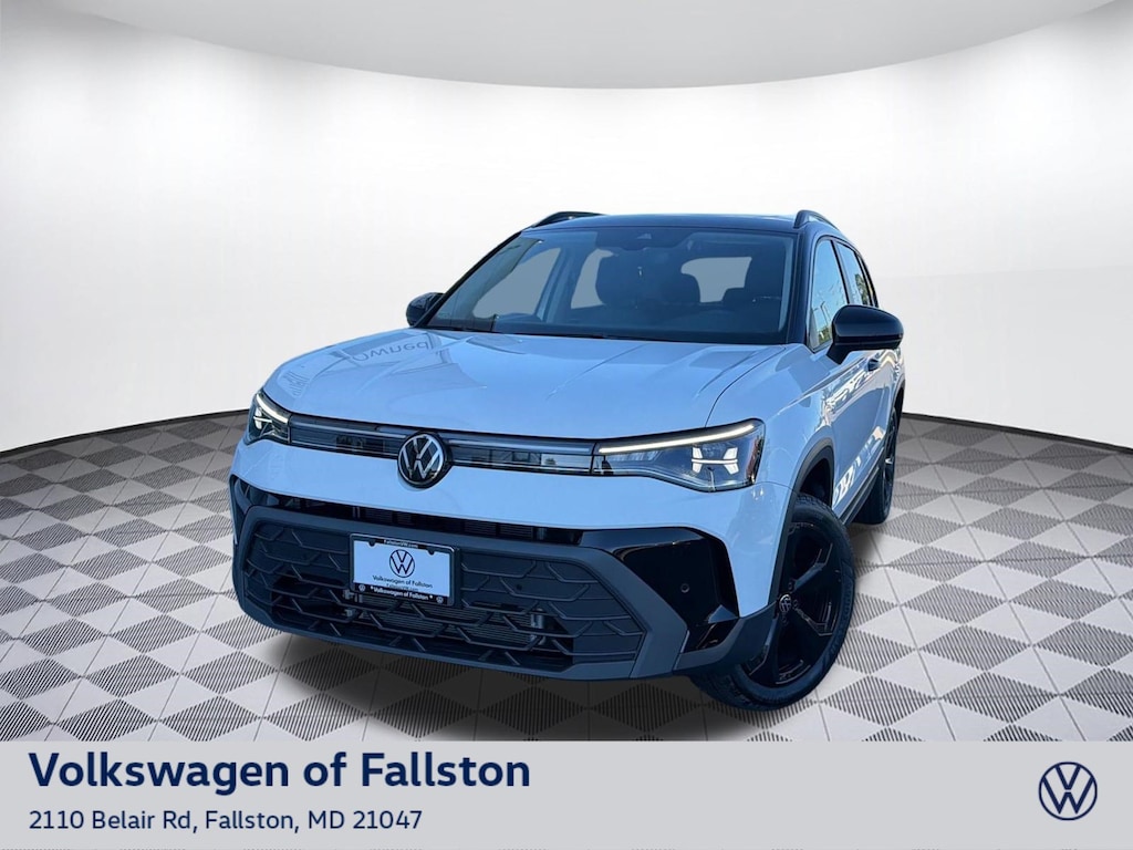New 2026 Volkswagen Taos SE Black SUV