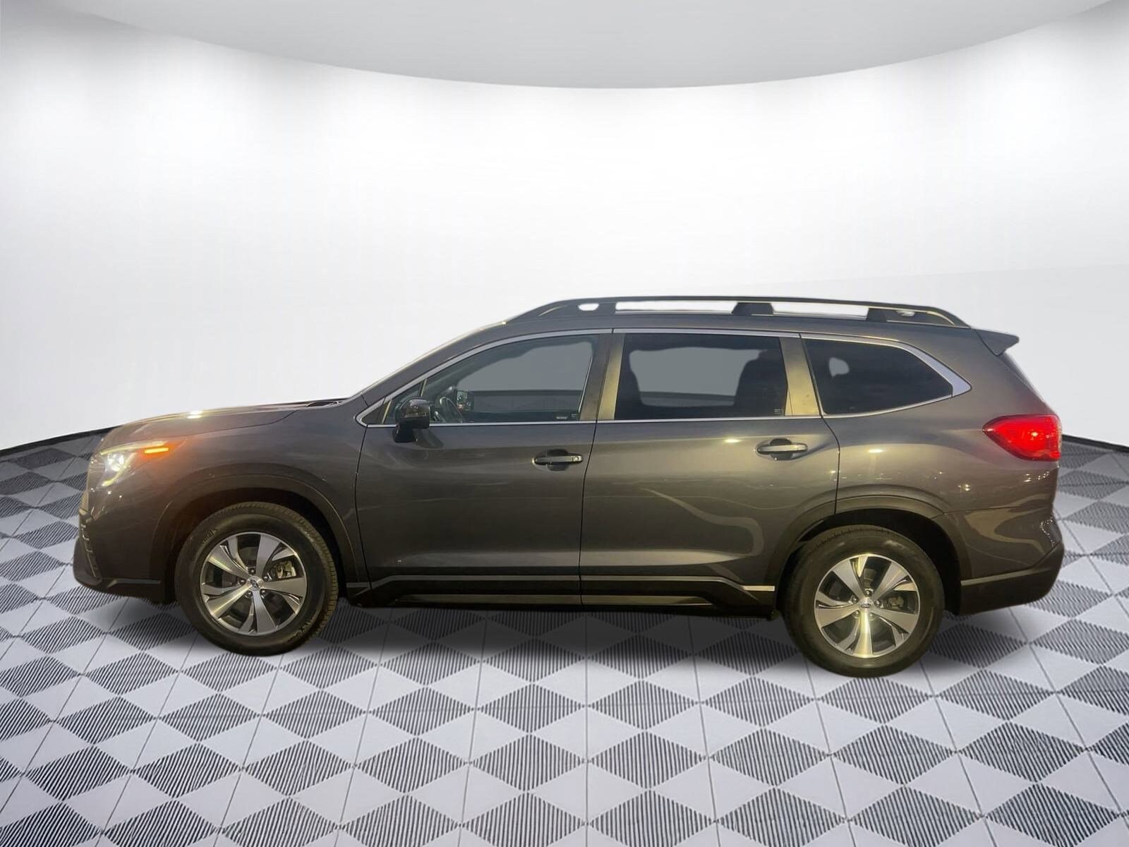 2023 Subaru Ascent Premium photo 2