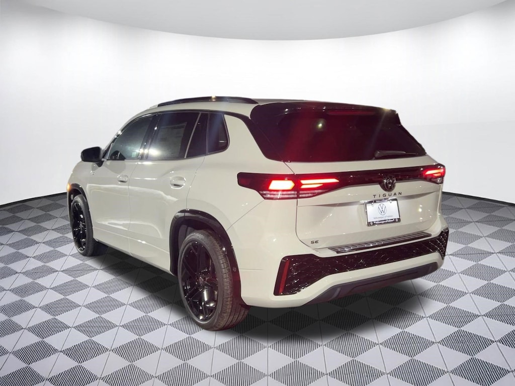 New 2026 Volkswagen Tiguan SE R-Line Black SUV