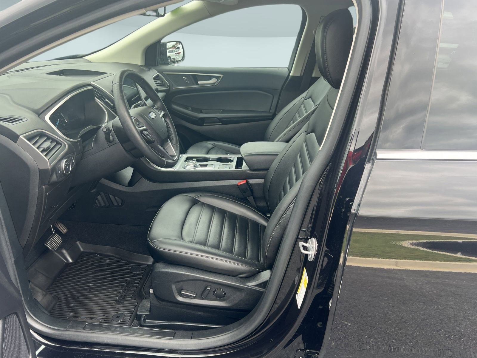 2021 Ford Edge SEL photo 4