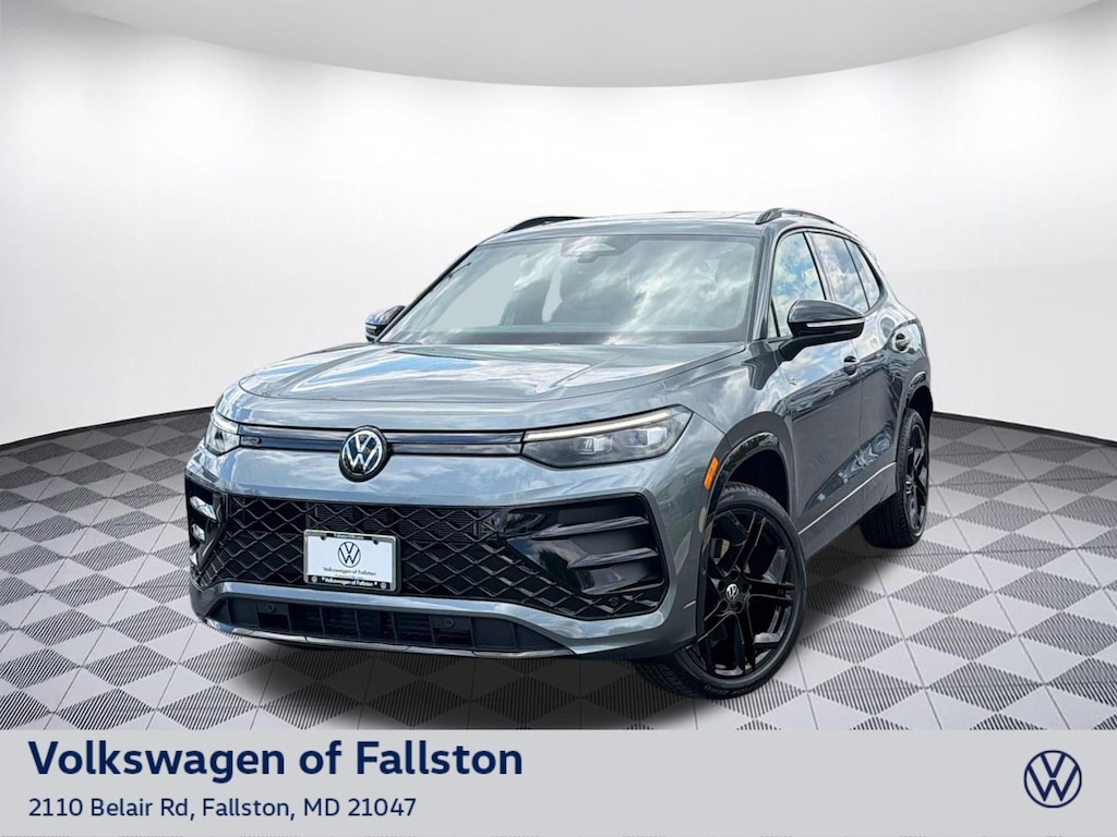 New 2026 Volkswagen Tiguan SE R-Line Black SUV