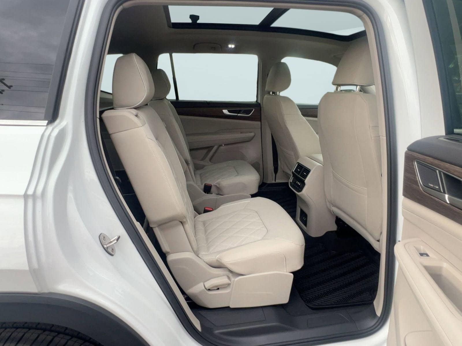2026 Volkswagen Atlas SEL Premium R-Line - Photo 26