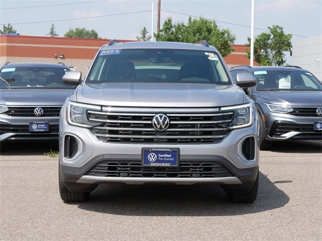 Certified 2025 Volkswagen Atlas SE w/Tech with VIN 1V2KR2CA8SC505492 for sale in Inver Grove Heights, Minnesota