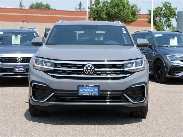 Used 2021 Volkswagen Atlas Cross Sport SE w/Tech R-Line with VIN 1V2RE2CA5MC236557 for sale in Inver Grove Heights, Minnesota