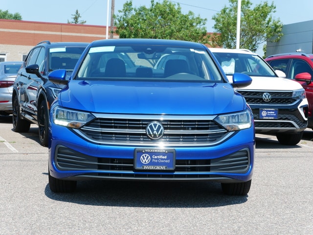 Certified 2024 Volkswagen Jetta SE with VIN 3VW7M7BU0RM003855 for sale in Inver Grove, MN