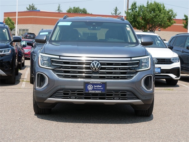 Certified 2024 Volkswagen Atlas SE w/Tech with VIN 1V2HR2CA3RC506666 for sale in Inver Grove Heights, Minnesota
