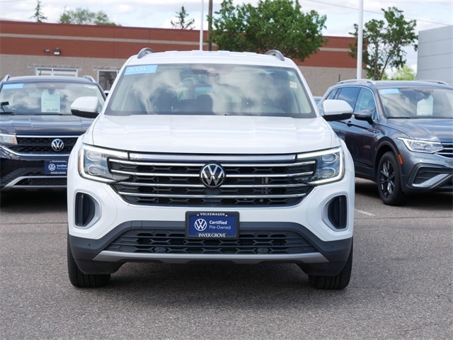 Certified 2024 Volkswagen Atlas SE w/Tech with VIN 1V2HR2CA8RC539596 for sale in Inver Grove, Minnesota