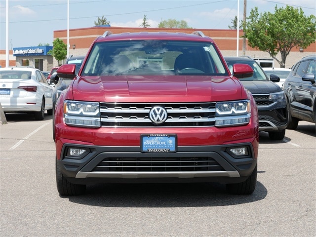 Used 2019 Volkswagen Atlas SE with VIN 1V2LR2CA1KC612811 for sale in Inver Grove, Minnesota