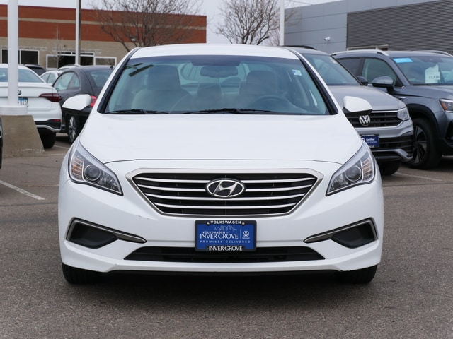 Used 2016 Hyundai Sonata SE with VIN 5NPE24AF2GH415022 for sale in Inver Grove, Minnesota
