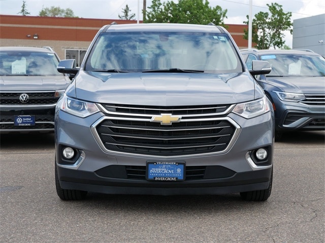 Used 2019 Chevrolet Traverse 1LT with VIN 1GNEVGKW9KJ107649 for sale in Inver Grove, Minnesota