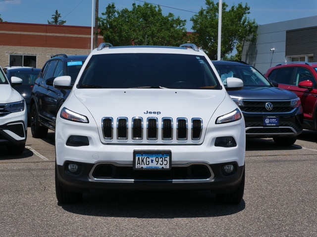 Used 2015 Jeep Cherokee Limited with VIN 1C4PJMDS3FW604310 for sale in Inver Grove, Minnesota