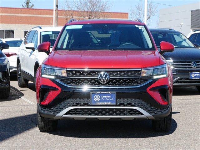 Certified 2024 Volkswagen Taos SE with VIN 3VVVX7B25RM051496 for sale in Inver Grove, Minnesota