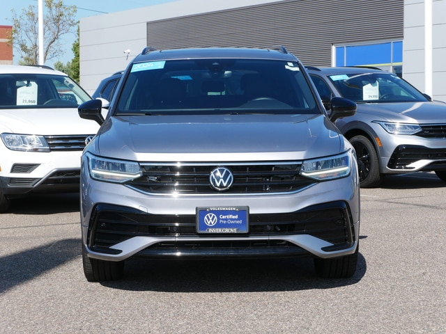 Used 2024 Volkswagen Tiguan SE R-LINE BLACK with VIN 3VV8B7AX9RM015223 for sale in Inver Grove, Minnesota