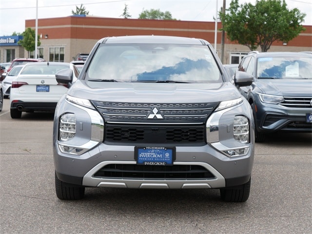 Used 2023 Mitsubishi Outlander Plug-In Hybrid SE with VIN JA4T5UA94PZ022165 for sale in Inver Grove, Minnesota