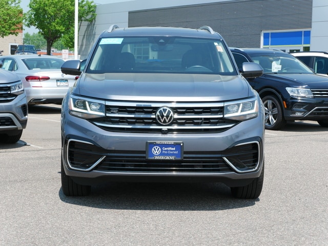 Certified 2022 Volkswagen Atlas SEL Premium R-Line with VIN 1V2FR2CA0NC506996 for sale in Inver Grove, Minnesota