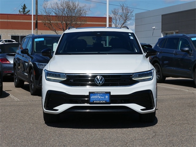 Used 2022 Volkswagen Tiguan SE R-LINE BLACK with VIN 3VV8B7AX2NM156807 for sale in Inver Grove, Minnesota