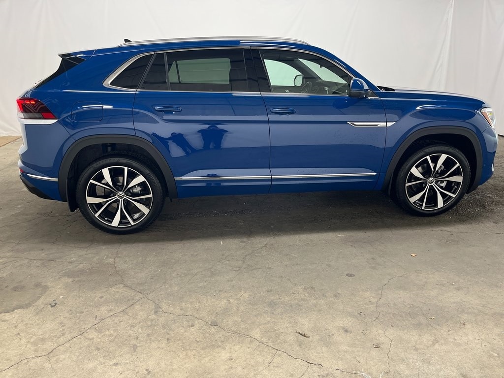 New 2025 Volkswagen Atlas Cross Sport 2.0T SEL Premium R-Line AWD SUV