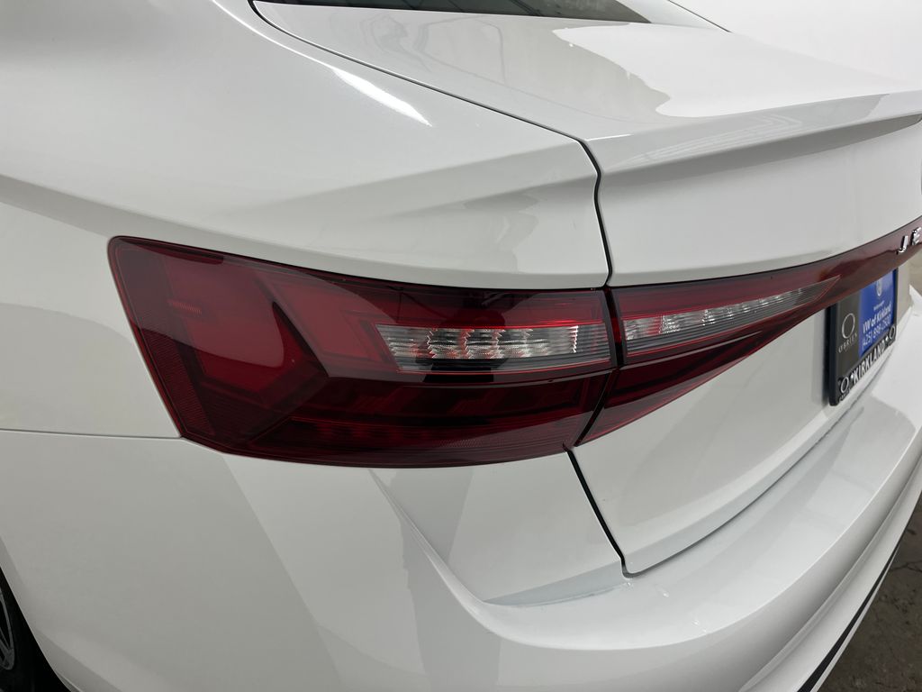 2026 Volkswagen Jetta Sport - Photo 10